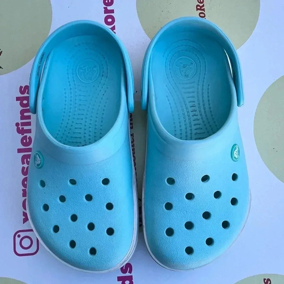 CROCS Baby Blue Classic Clog Women (7 ) - Picture 3 of 4